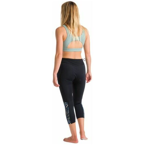 Skins Solace 1.5mm Flatlock 2025 C- Dame 3/4 Våddragt-leggings C-SO15LE34 - Raven Sort/ Tropical